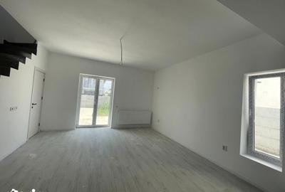 Casă cu 3 camere cu Teren 180 Mp în Central - 3