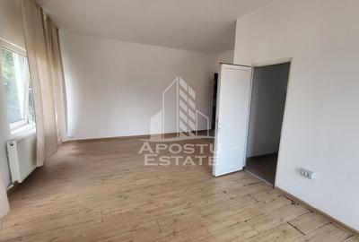 Locatie pentru muncitori,20 de apartamente cu o camera si baie proprie - 2