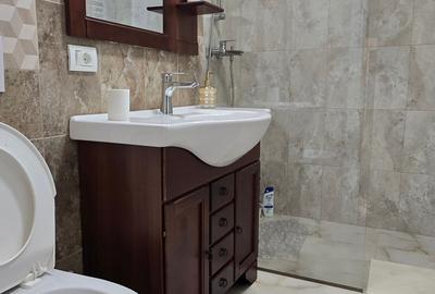 Apartament cu 3 camere semidecomandat, mobilat în Micro 11 - 11