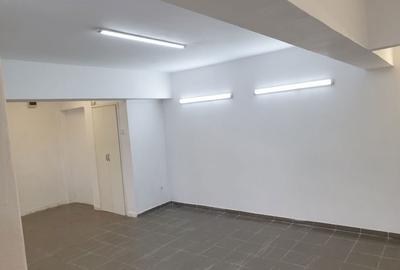 Spațiu comercial, de 50 mp, în Central - 7
