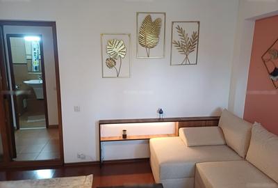 Pandur, interesctie cu 13 Septembrie, 5 min. Marirott-Catedrala Neamului - 11