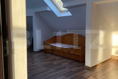 Casă cu 10 camere cu Teren 414 Mp în Cetate