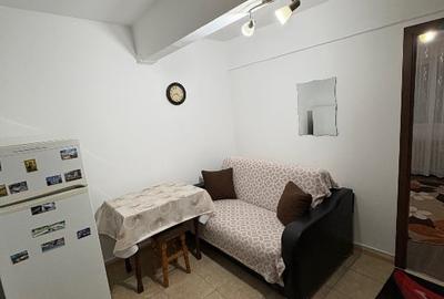 Vând cameră cămin-Etaj 2/4 - 5