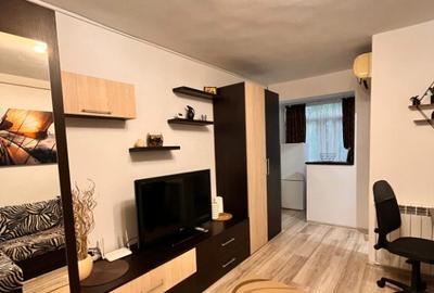 Garsoniera Tudor Vladimirescu,in spate la Iulius,etaj 2 - 1