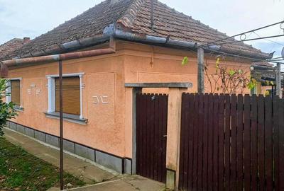 Casă cu 3 camere cu Teren 1200 Mp în Petreu - 1