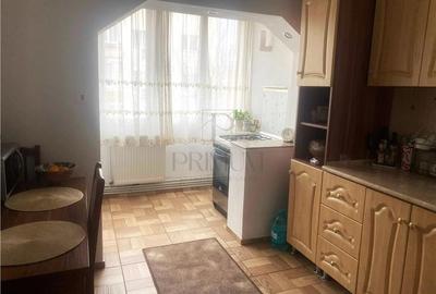 LUNEI - ETAJ 2 - BLOC IZOLAT - 3 CAMERE - 2 BAI - 2 BALCOANE - CENTRALA PROPRIE - 2