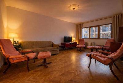 Apartament cu 4 camere decomandat, mobilat în Central