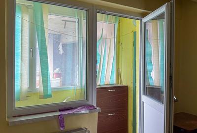 Apartament cu 4 camere semidecomandat în Central - 2