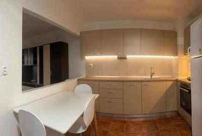 Apartament cu 2 camere decomandat, mobilat în Colentina