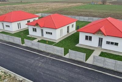 Casă cu 4 camere cu Teren 400 Mp în Domnești - 3