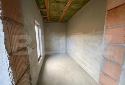 Casă cu 4 camere cu Teren 1500 Mp în Central