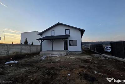 Casă cu 3 camere cu Teren 390 Mp în Păulești - 8