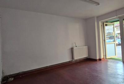Apartament cu 3 camere decomandat în Micro 5 - 6
