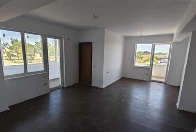 Inchiriez apartament 3 cam tip duplex cu vedere la mare si Lqc Nord - 2