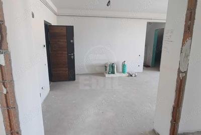 Apartament cu 4 camere, semifinisat, zona Cetatii - 2
