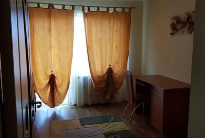 Apartament cu 3 camere decomandat în Central - 2