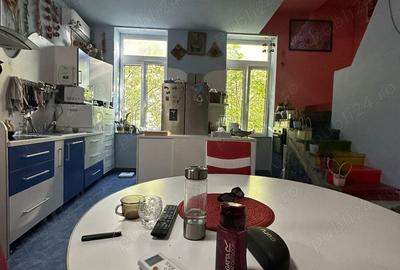 Apartament cu 4 camere decomandat în Central - 4