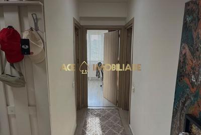 Apartament cu 3 camere decomandat în Titan