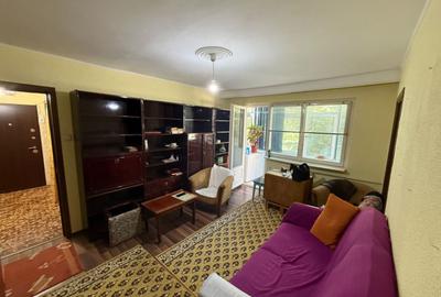 Apartament cu 3 camere semidecomandat în Brătianu