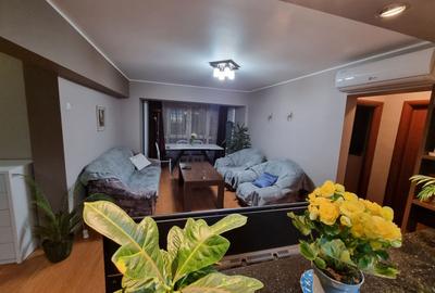 Apartament cu 4 camere semidecomandat, mobilat în CET - 3