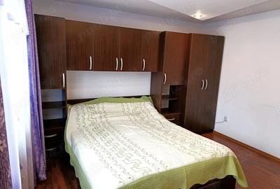 Casă cu 5 camere cu Teren 800 Mp în CFR - 1