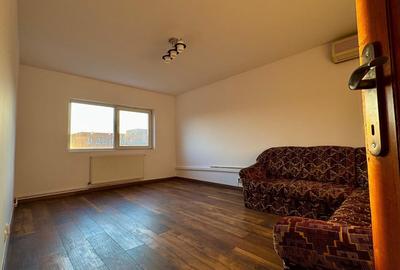 Apartament 3 camere, decomandat, 70 mp, zona Fabric