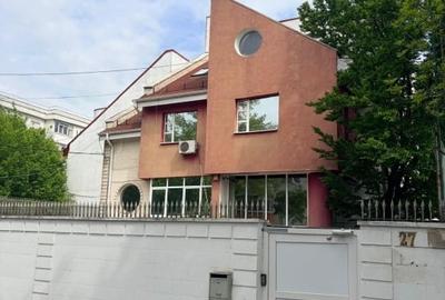 Casă individuală cu 5 camere cu Canalizare în Băneasa - 2