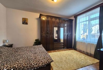 Casă cu 4 camere cu Canalizare în Central - 5