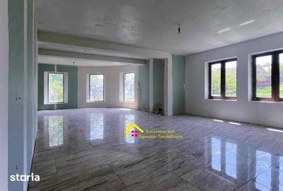 Casă cu 4 camere cu Teren 300 Mp în Central - 6