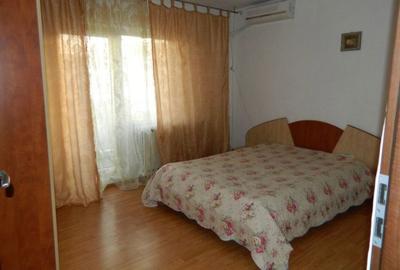 Apartament cu 3 camere decomandat în Drumul Sării - 4