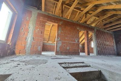 Casă cu Teren 600 Mp în Frumușeni