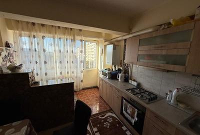 Ap 3 cam decomandat, mobilat Podu Ros,  Palas-Centru - 2