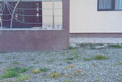 Casă cu 4 camere în Cepari - 1