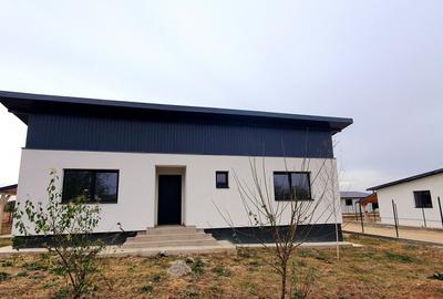 Case noi și ieftine, pe lacul Crevedia. - 2