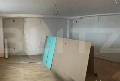 Spațiu comercial, de 65 mp, în Central - 3