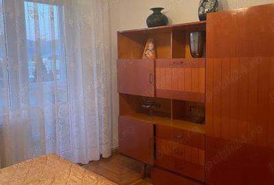 Florilor,3 camere semidecomandat, etaj 4, dormitor,2 bai, balcon, apart. mobilat si utilat,300 euro - 5