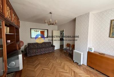 Apartament de vanzare 3 camere - Zona Centrala / Etaj 1 - 4