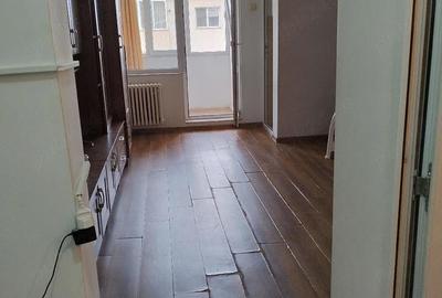 Garsonieră semidecomandată în Tractorul - 4