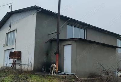 Spațiu comercial, de 370 mp, în Central - 4