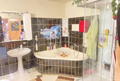 Casa de vanzare in Sibiu cu 2 apartamente  si gradina de 147 Casa de vanzare in Sibiu cu 2 apartamente  si gradina de 147 - 8