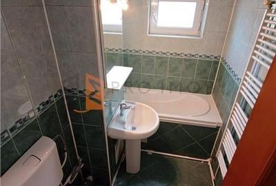 Apartament 3 camere cf 1 semidecomandat zona Micro 3 - 8