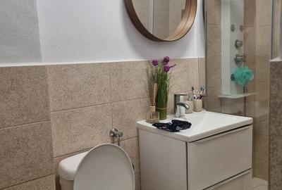 Apartament semidecomandat în Romană