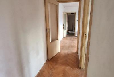 Apartament 3 camere Zona Dacia acoperis tigla