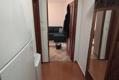 Apartament cu 2 camere semidecomandat în Km 4-5 - 6