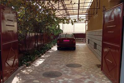 Casă cu 4 camere cu Teren 390 Mp în Central - 3