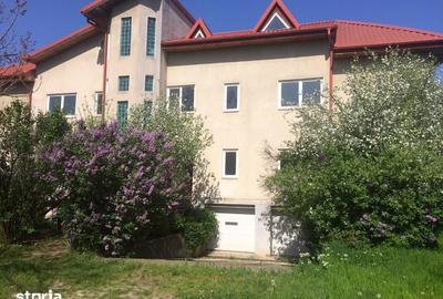 Casă cu Teren 2117 Mp în Central