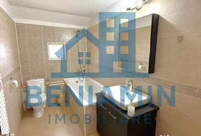 Casă cu 7 camere cu Teren 703 Mp în Central