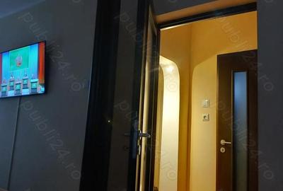 Apartament cu 3 camere semidecomandat în Central - 1