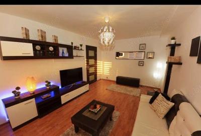 Apartament cu 3 camere decomandat în Rovinari - 1