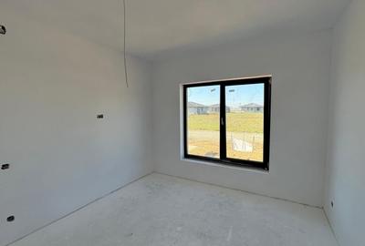 Casă individuală cu 4 camere cu Canalizare în Sântandrei - 7